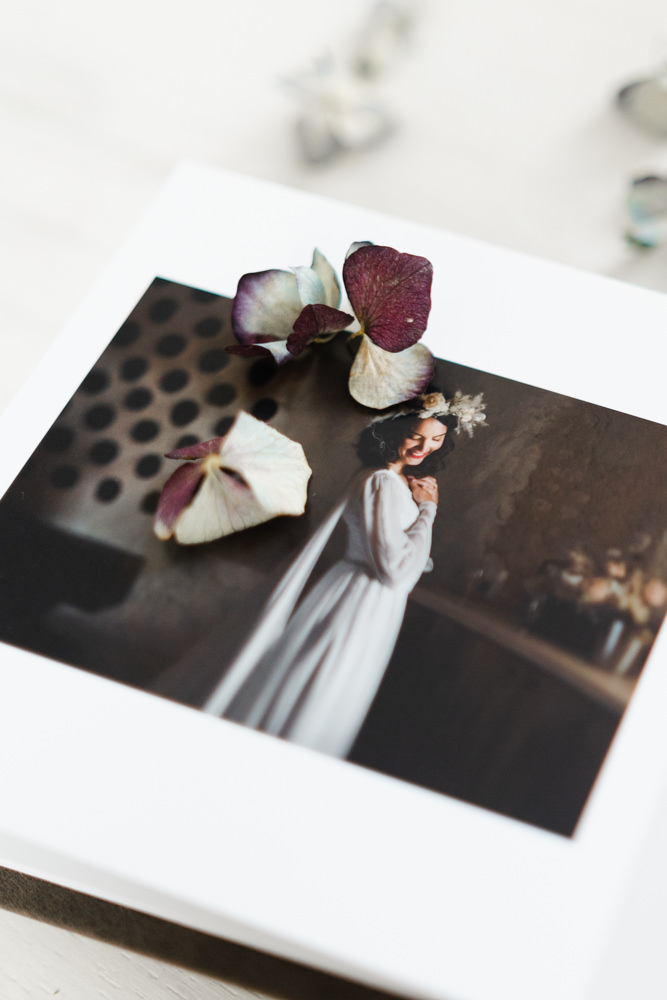 Why you should book your wedding album from your photographer ?